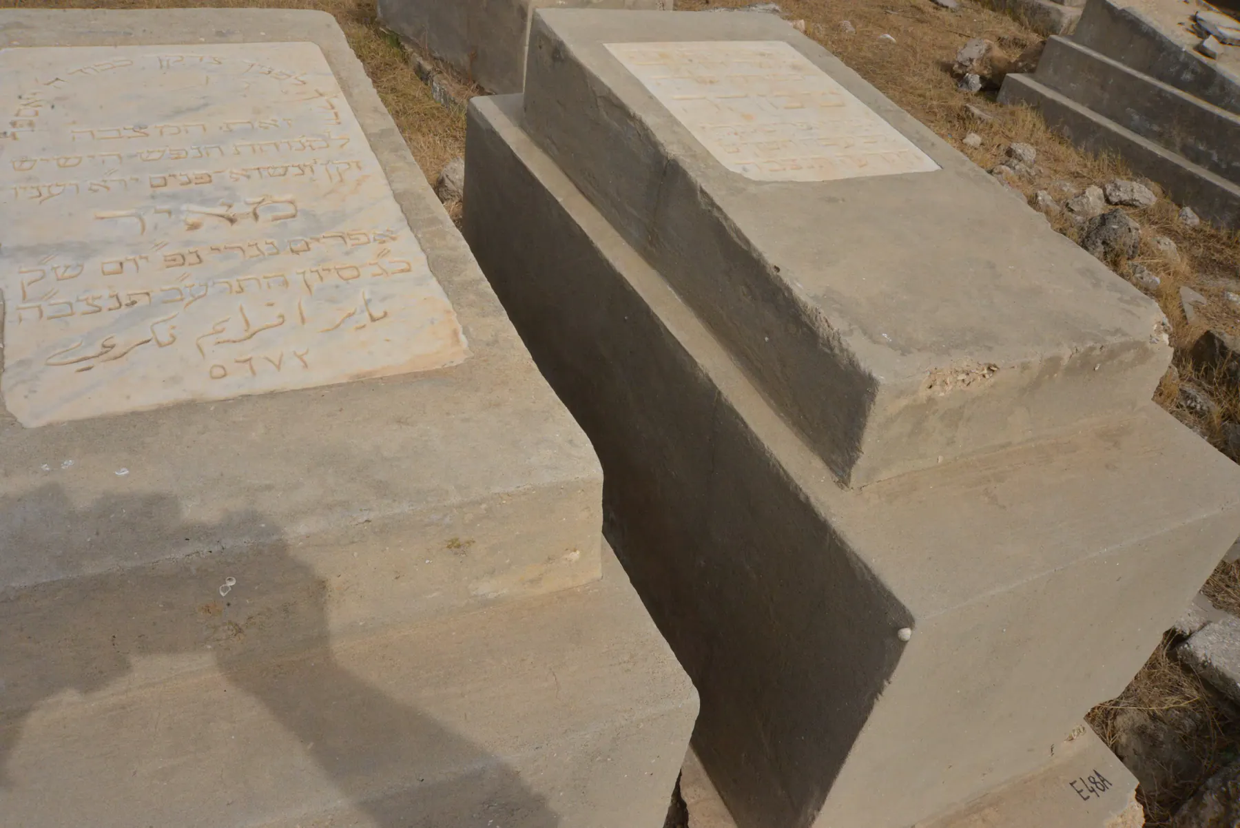 Tomb E48B for Meir NIGRI, photograph 4 at the Jewish Cemetery of Saida